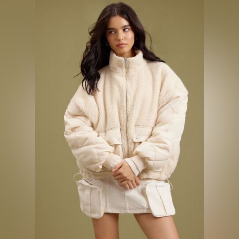 Forever 21 Reversible Faux Shearling Bomber Jacket | New without Tags - Picture 3 of 13